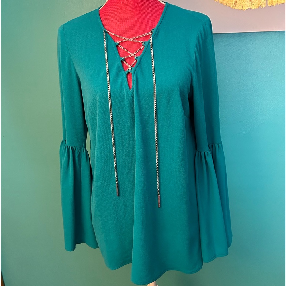 MICHAEL KORS BELL SLEEVE TOP 💙